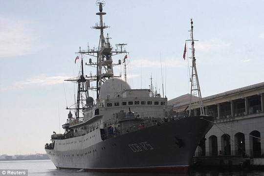 
Tàu thu tập tình báo SSV-175 Viktor Leonov của Nga. Ảnh: Reuters
