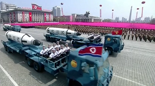 Triều Tiên lần đầu tiên khoe tên lửa đạn đạo phóng từ tàu ngầm (SLBM). Ảnh: RT