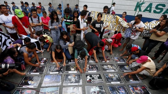 Philippines: Cảnh sát gõ cửa từng nhà xét nghiệm ma túy - Ảnh 2.