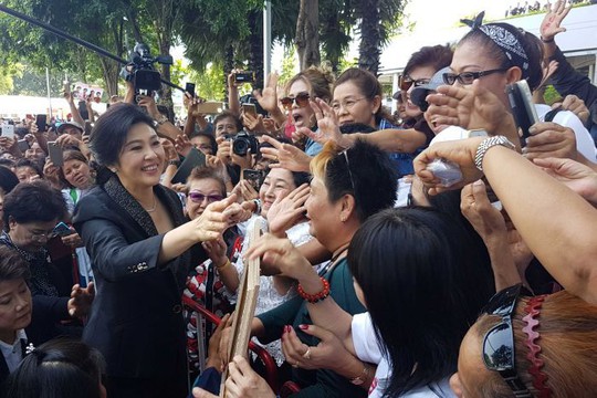 Bà Yingluck đổ bệnh nặng, tòa án Thái Lan phát lệnh bắt - Ảnh 3.
