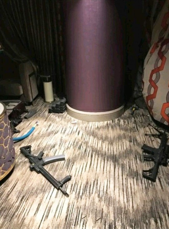 Vụ thảm sát Las Vegas: Nghi phạm lắp nhiều camera trong phòng khách sạn - Ảnh 7.