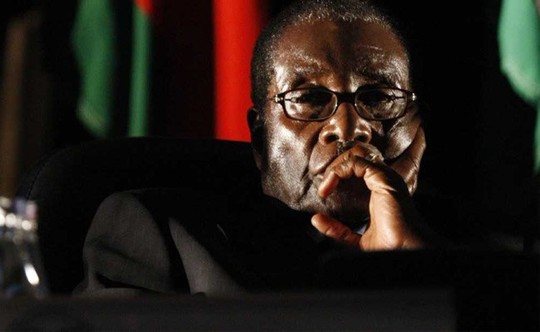 Ông Mugabe thoát thân, muốn sang Singapore dưỡng sức - Ảnh 1.