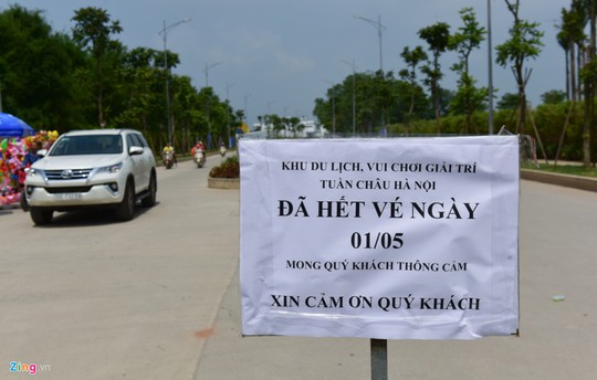 Biển nhân tạo lớn nhất Việt Nam gây thất vọng ngày nghỉ lễ