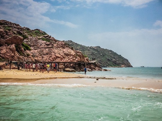 Những con đường xuyên biển tuyệt đẹp ở Việt Nam