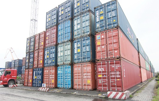 
Hàng ngàn container tồn đọng tại Cảng Hải Phòng. Ảnh: Trọng Đức
