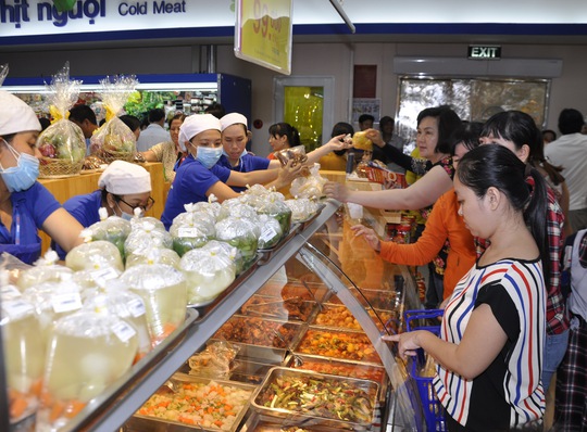Dân Sài Gòn đến siêu thị đặt nồi thịt kho Tết | Admicro