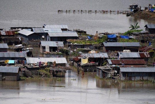 Lũ lụt tàn phá Nam Á, hơn 1.200 người thiệt mạng - Ảnh 8.