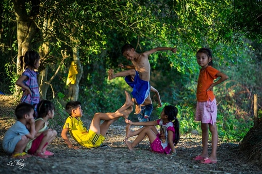 Chuyện lũ trẻ xóm Dừa… - Ảnh 1.