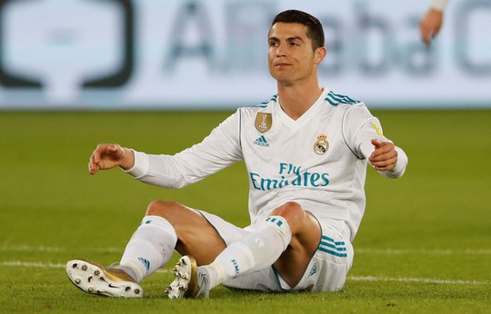 Ronaldo bỏ tập cả tuần trước thềm El Clasico - Ảnh 1.