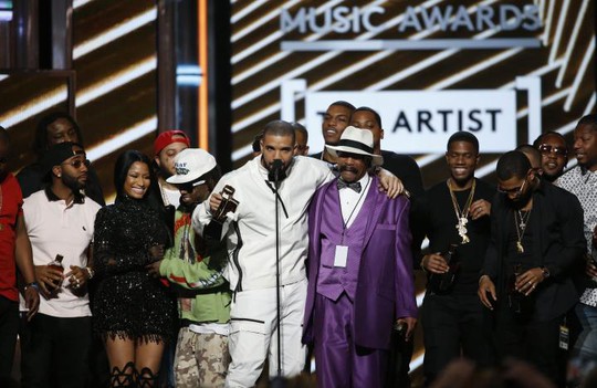 Drake vượt mặt Adele, lập kỷ lục 13 giải thưởng - Ảnh 3.