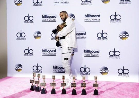 Drake vượt mặt Adele, lập kỷ lục 13 giải thưởng - Ảnh 1.