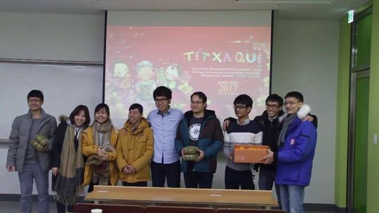Du học sinh Việt Nam rưng rưng đón tết
