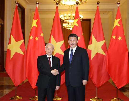 
Tổng Bí thư Nguyễn Phú Trọng bắt tay Tổng Bí thư - Chủ tịch Trung Quốc Tập Cận Bình
