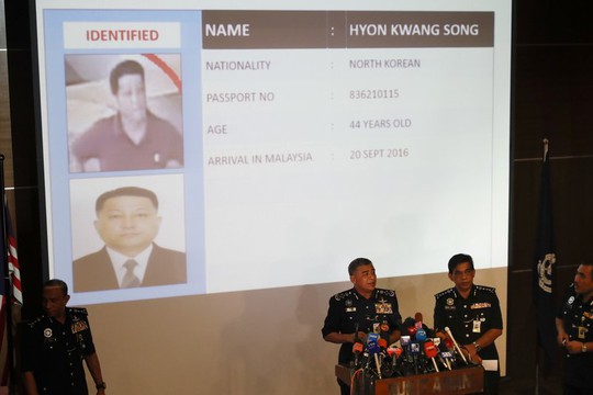 
Cuộc họp báo của cảnh sát Malaysia về vụ ông Kim Jong-nam ngày 22-2 Ảnh: AP
