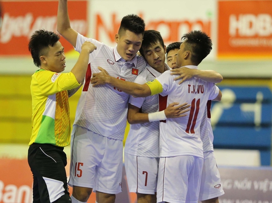 Futsal Việt Nam rộng cửa vào chung kết - Ảnh 1.