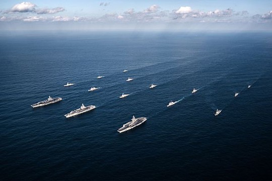 Cận cảnh cuộc tập trận hiếm của 3 tàu sân bay Mỹ