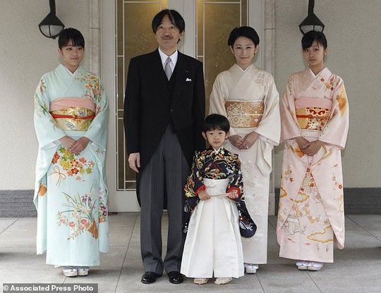 Công chúa Nhật Bản từ bỏ địa vị, lấy chồng thường dân - Ảnh 4.