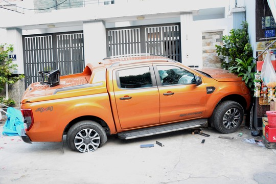 Đứng trên vỉa hè, người phụ nữ chết oan trước đầu xe bán tải - Ảnh 3. Đứng trên vỉa hè, người phụ nữ chết oan trước đầu xe bán tải - Ảnh 3.
