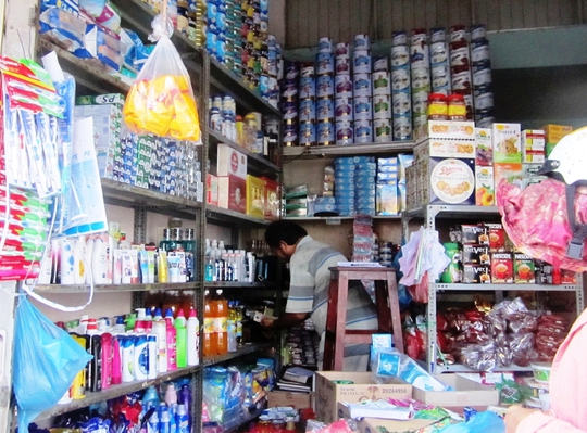 Cửa hàng tạp hoá đang thắng thế trong cuộc tỉ thí ác liệt - Ảnh 1.