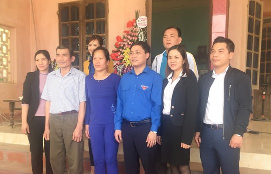 Lắp màn hình 300 inch ở nhà Quang Hải mời cả làng xem trận chung kết của U23 Việt Nam - Ảnh 2.
