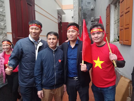 Nhà Quang Hải nổ tung với siêu phẩm tung lưới U23 Uzbekistan - Ảnh 8. Nhà Quang Hải nổ tung với siêu phẩm tung lưới U23 Uzbekistan - Ảnh 8.