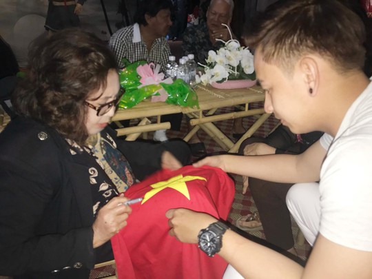 Nghệ sĩ thán phục ý chí kiên cường của U23 Việt Nam - Ảnh 9.