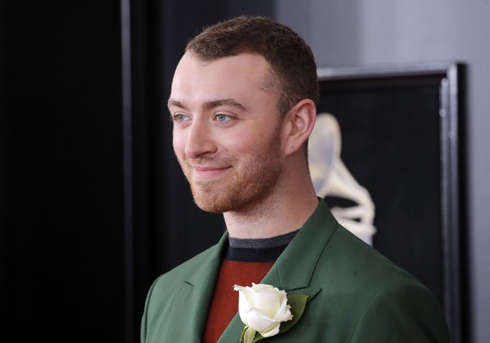 Hoa hồng trắng ngập thảm đỏ Grammy 2018 - Ảnh 5. Hoa hồng trắng ngập thảm đỏ Grammy 2018 - Ảnh 5.