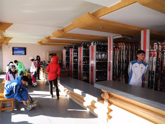 Bất ngờ với sự hiện đại của Khu trượt tuyết Triều Tiên - Ảnh 13.