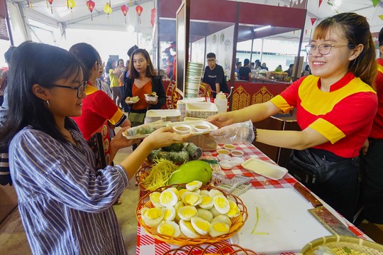 Hàng trăm món ngon tại Lễ hội ẩm thực châu Á - Ảnh 8.