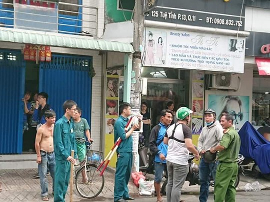 Giat dien thoai bat thanh nam thanh nien doi tu sat