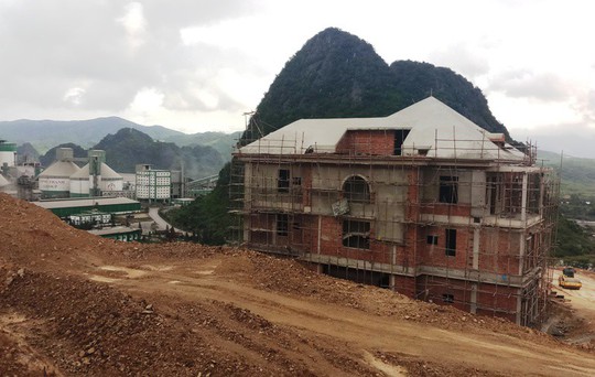 Công trình “khủng” không phép “mọc” giữa Khu Kinh tế Nghi Sơn - Ảnh 2. Công trình “khủng” không phép “mọc” giữa Khu Kinh tế Nghi Sơn - Ảnh 2.