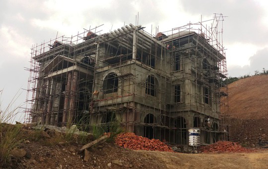 Công trình “khủng” không phép “mọc” giữa Khu Kinh tế Nghi Sơn - Ảnh 3. Công trình “khủng” không phép “mọc” giữa Khu Kinh tế Nghi Sơn - Ảnh 3.