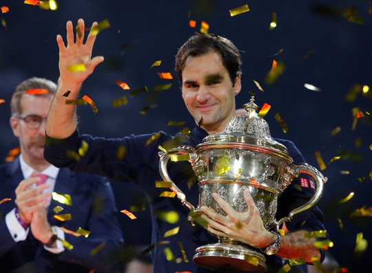 Federer: Từ cậu bé nhặt bóng thành huyền thoại sống quần vợt thế giới - Ảnh 3.