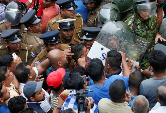 Khủng hoảng ở Sri Lanka đậm bóng Trung Quốc - Ảnh 2.