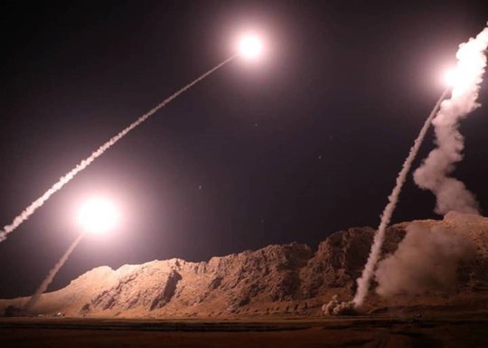 Mỹ chỉ trích màn nã tên lửa của Iran ở Syria - Ảnh 2.