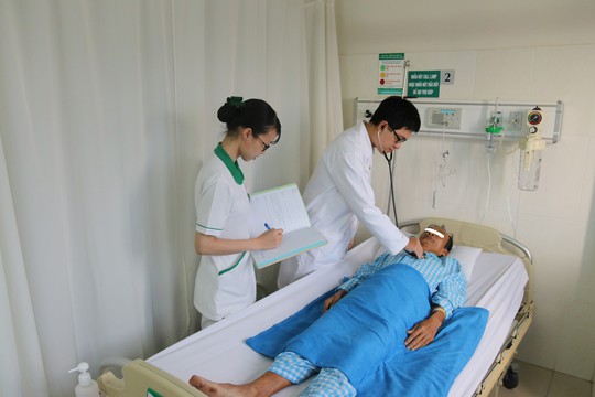 Đừng đùa với mệt, khó thở khi đi bộ hoặc leo cầu thang - Ảnh 1. Đừng đùa với mệt, khó thở khi đi bộ hoặc leo cầu thang - Ảnh 1.