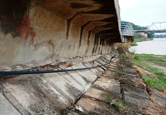 Đê kè trăm tỉ nứt toác, lún sâu - Ảnh 10.