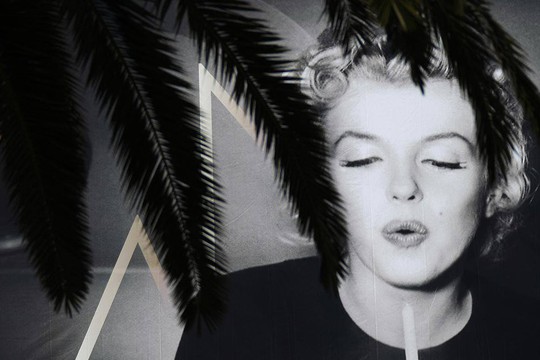 Quả cầu vàng của huyền thoại Marilyn Monroe bán giá kỷ lục - Ảnh 2.