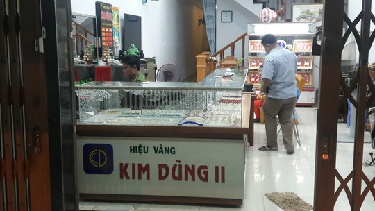 Nam thanh niên táo tợn cướp tiệm vàng ở Quảng Nam - Ảnh 4.