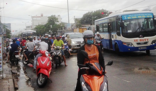 Đã có đến 14 người chết do sạt lở núi, sập nhà ở Nha Trang - Ảnh 3.