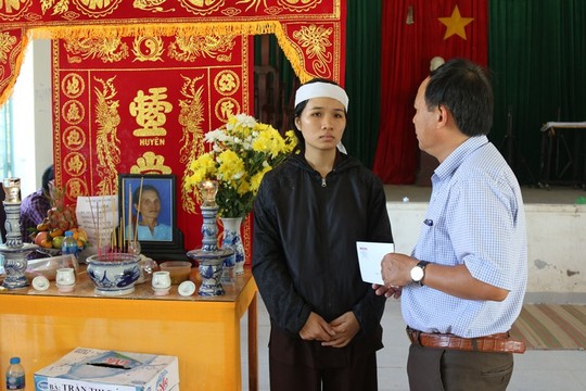 Báo Người Lao Động chia sẻ nỗi đau người dân chịu thảm họa ở Nha Trang - Ảnh 4.
