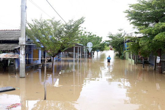 Ninh Thuận sơ tán khẩn cấp 39.000 người vì lũ - Ảnh 2.