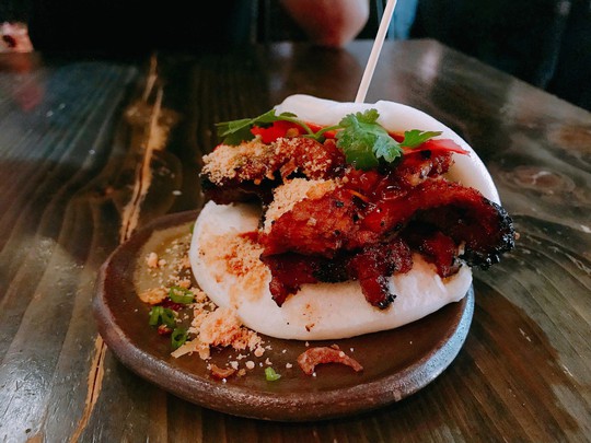 Bánh bao sườn nướng ngon khó cưỡng - Ảnh 1.