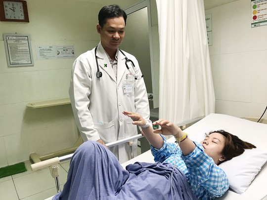 Cô gái bất động sau ngủ dậy được cứu như thế nào ? - Ảnh 1. Cô gái bất động sau ngủ dậy được cứu như thế nào ? - Ảnh 1.