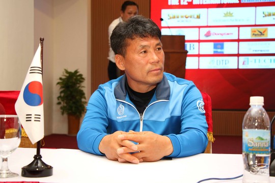 HLV tuyển trẻ Hàn Quốc tin Việt Nam sẽ vô địch AFF Cup 2018 - Ảnh 2.