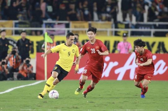 HoÃ  Malaysia 2-2, tuyá»n Viá»t Nam chá» tráº­n chung káº¿t lÆ°á»£t vá» - áº¢nh 7.