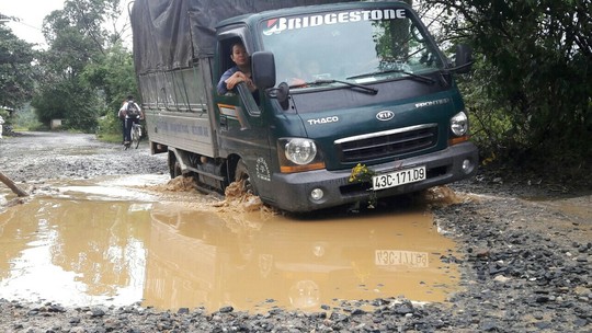 Đà Nẵng: Ám ảnh với 22 km đường ĐT 601 biến thành ao sau mưa lớn - Ảnh 9.