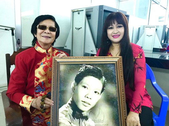Danh ca Minh Cảnh ký thác điều gì ở triển lãm ảnh tuổi 82 - Ảnh 1.