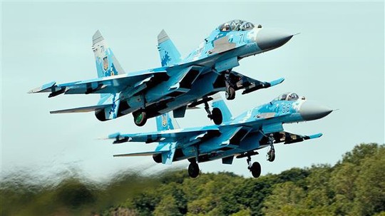 Nga triển khai vĩnh viễn nhiều máy bay chiến đấu đến Crimea - Ảnh 1.
