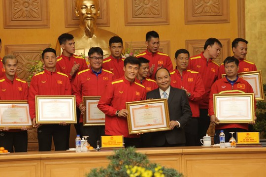 Thủ tướng Nguyễn Xuân Phúc: Niềm tin vào đội tuyển Việt Nam rất lớn - Ảnh 4.